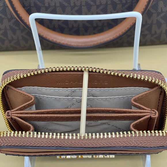 Michael Kors Mott MD Messenger & Case Card Wallet - Picture 15 of 15